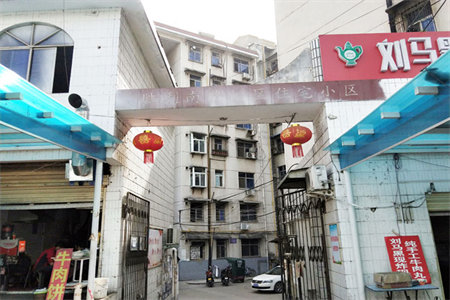 峄城沃房金牛四期精装修送车位储藏室